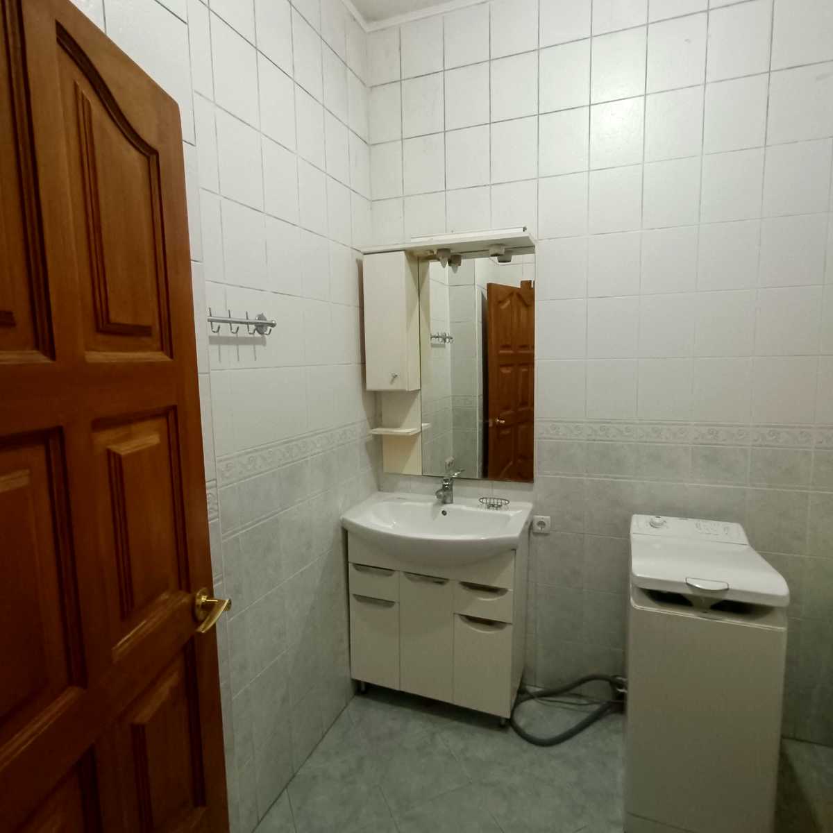 1875494436787183