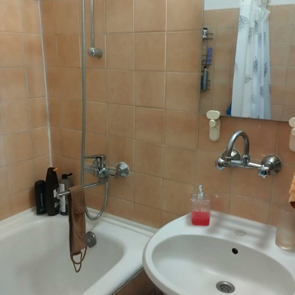 1875501435655689