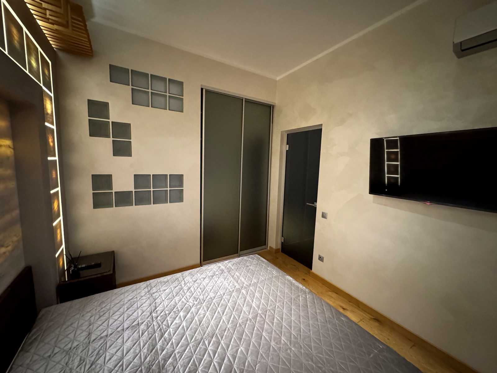 1875527767888095