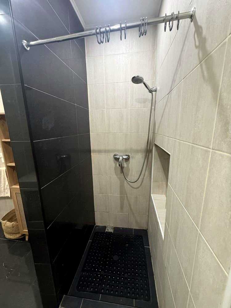 1875528702853994