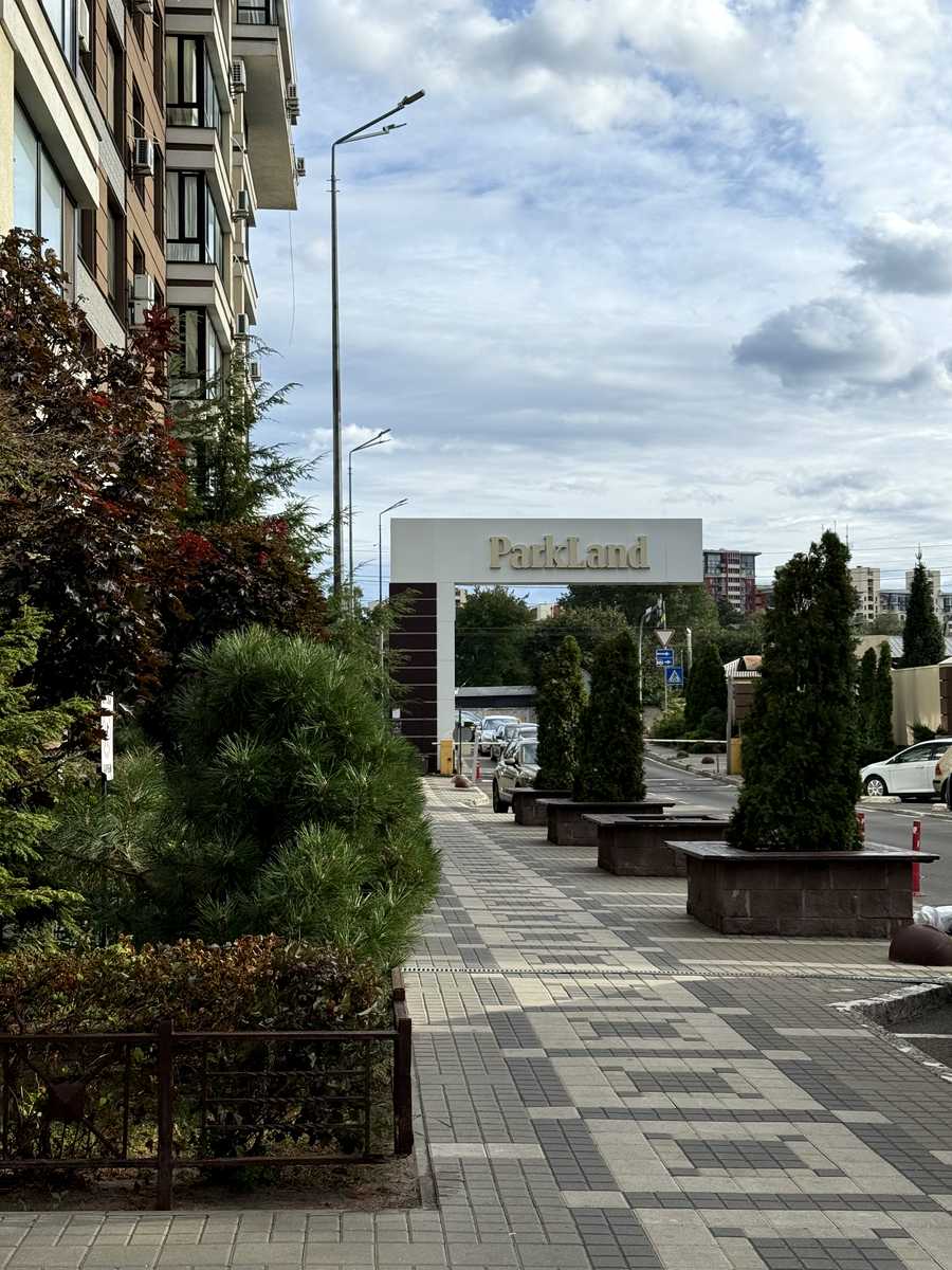 1875567725146351