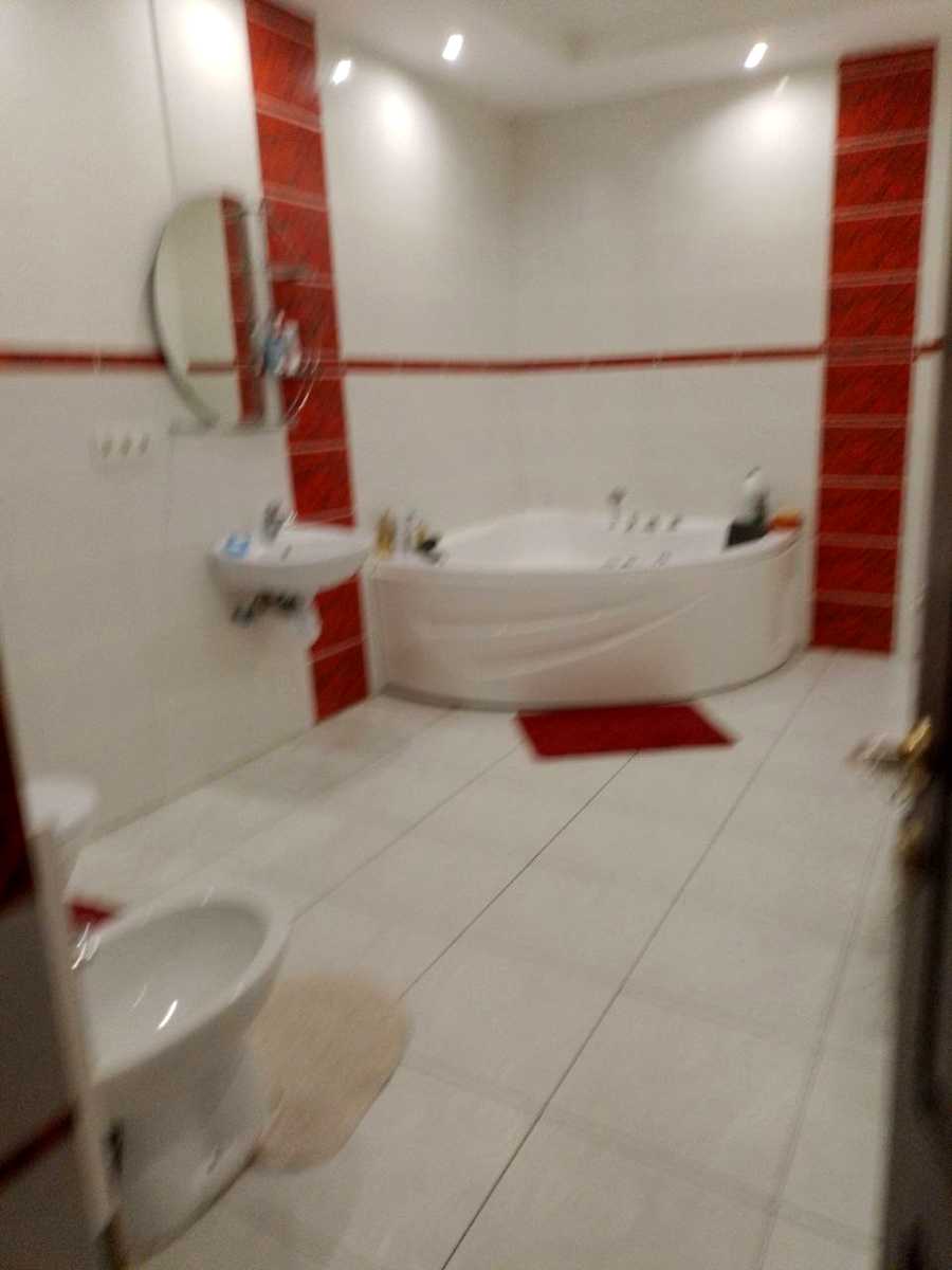 1875569337827877