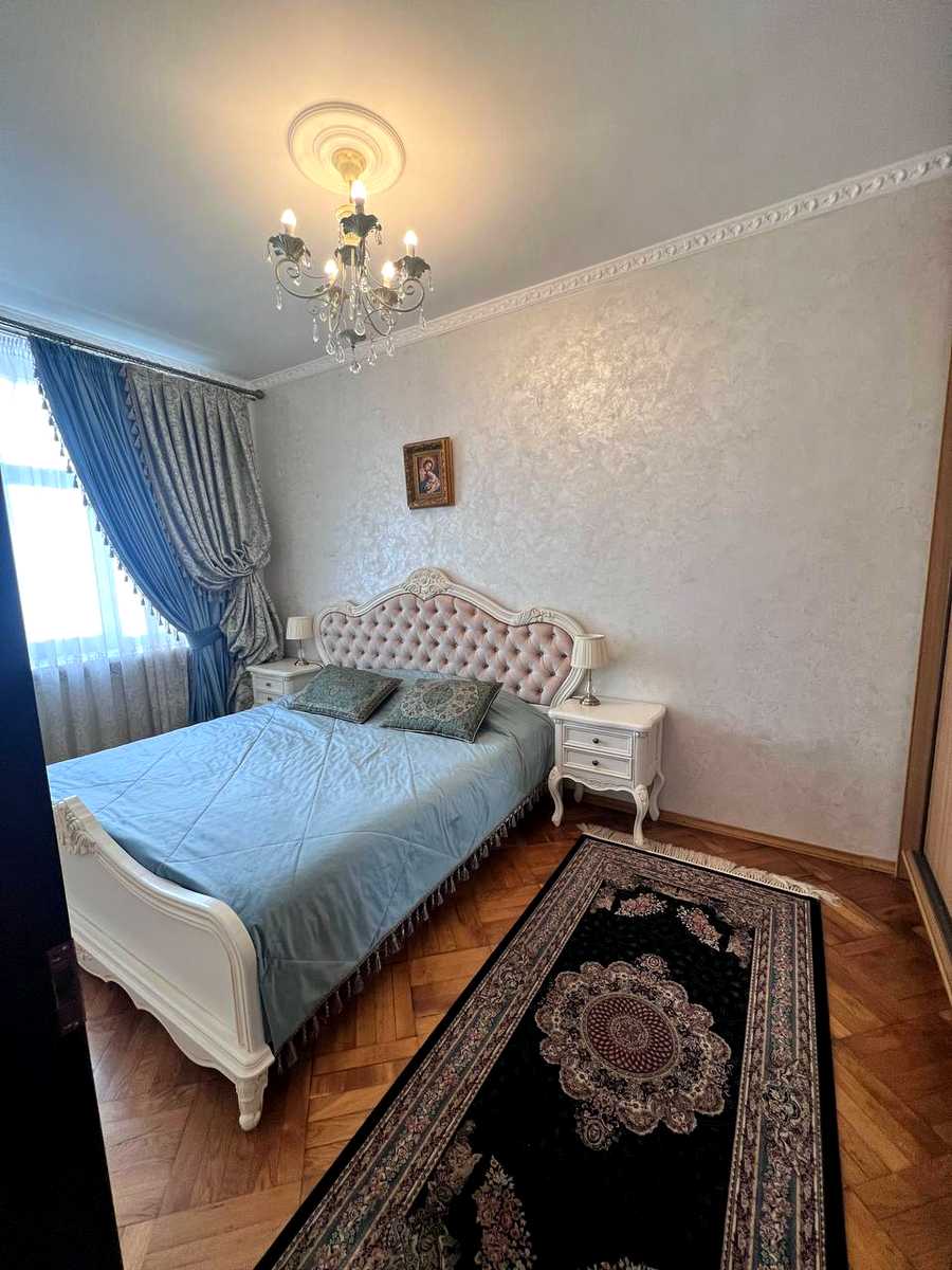 1875569528285891