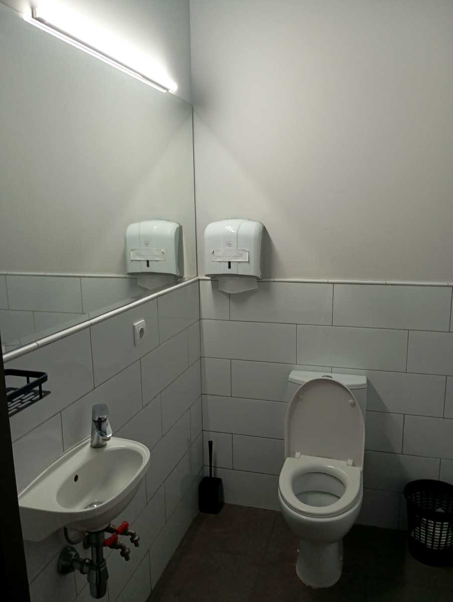 1875578609347872