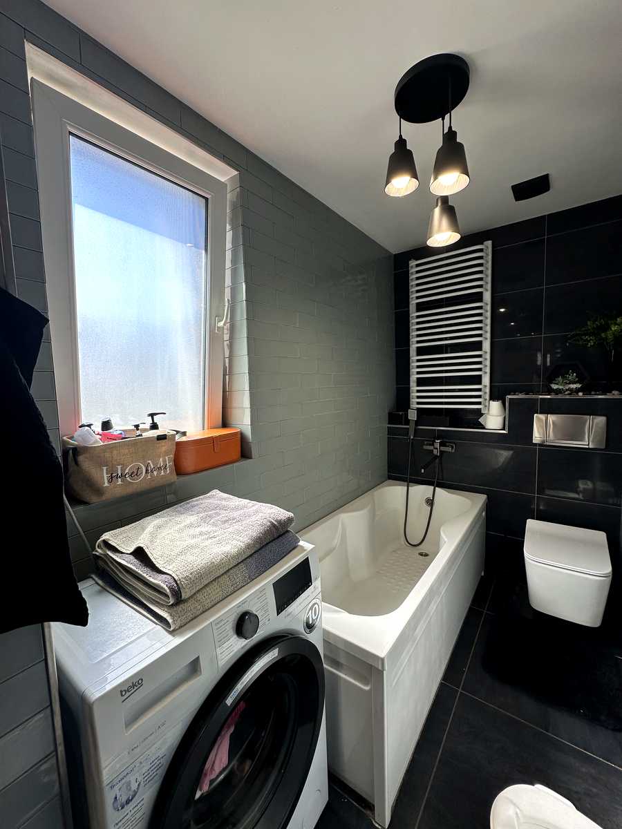 1875579592095008