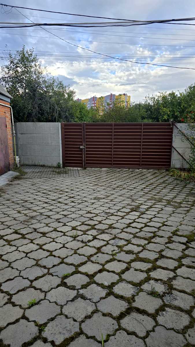 1875650745935837