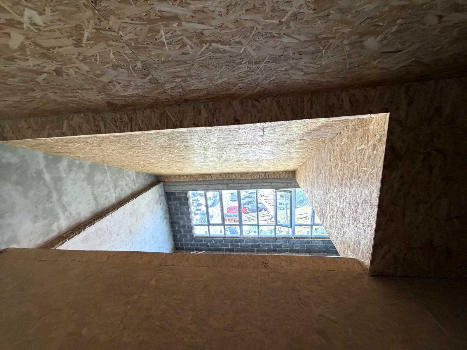 1875655925076047