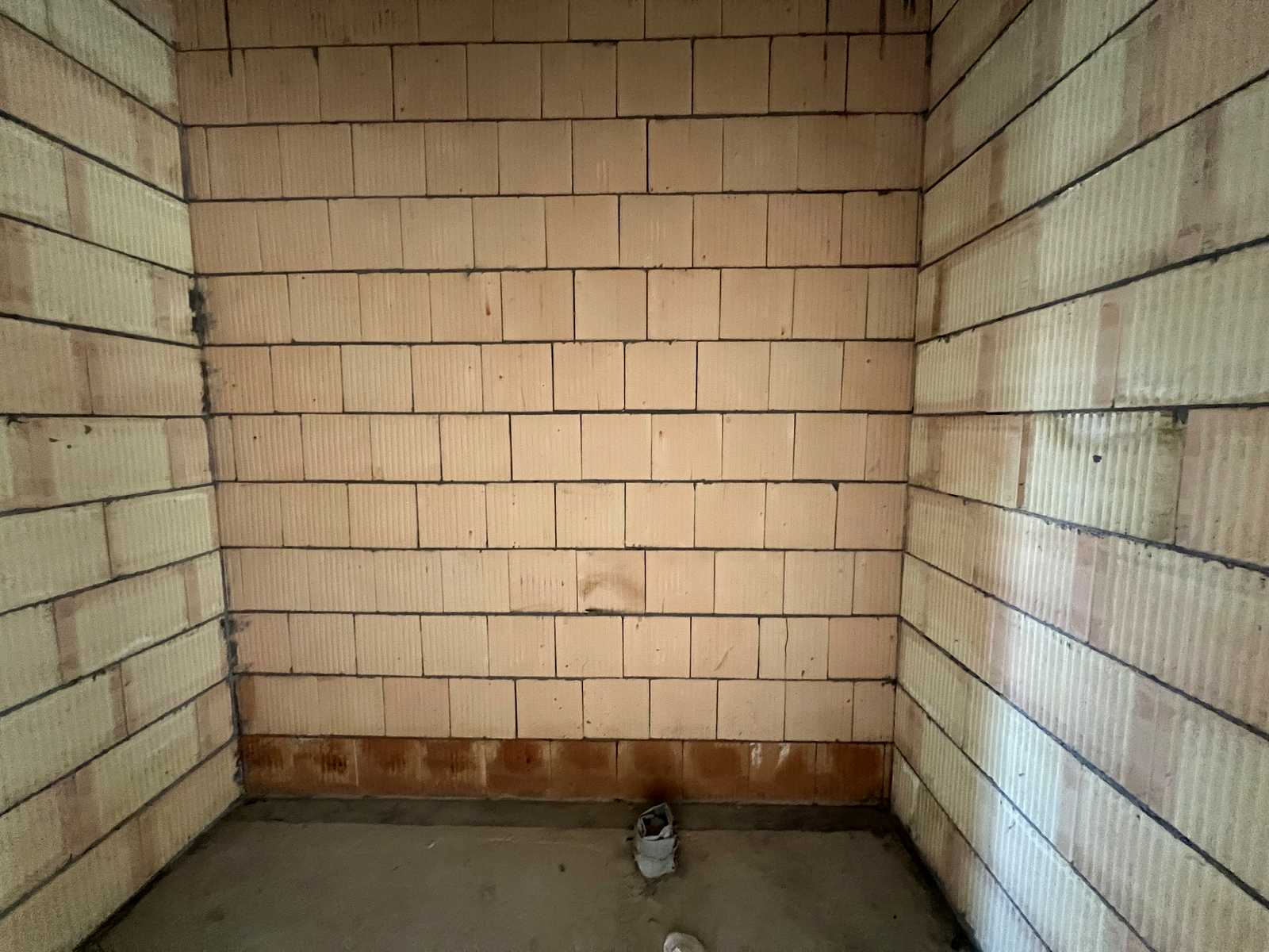 1875658218220551