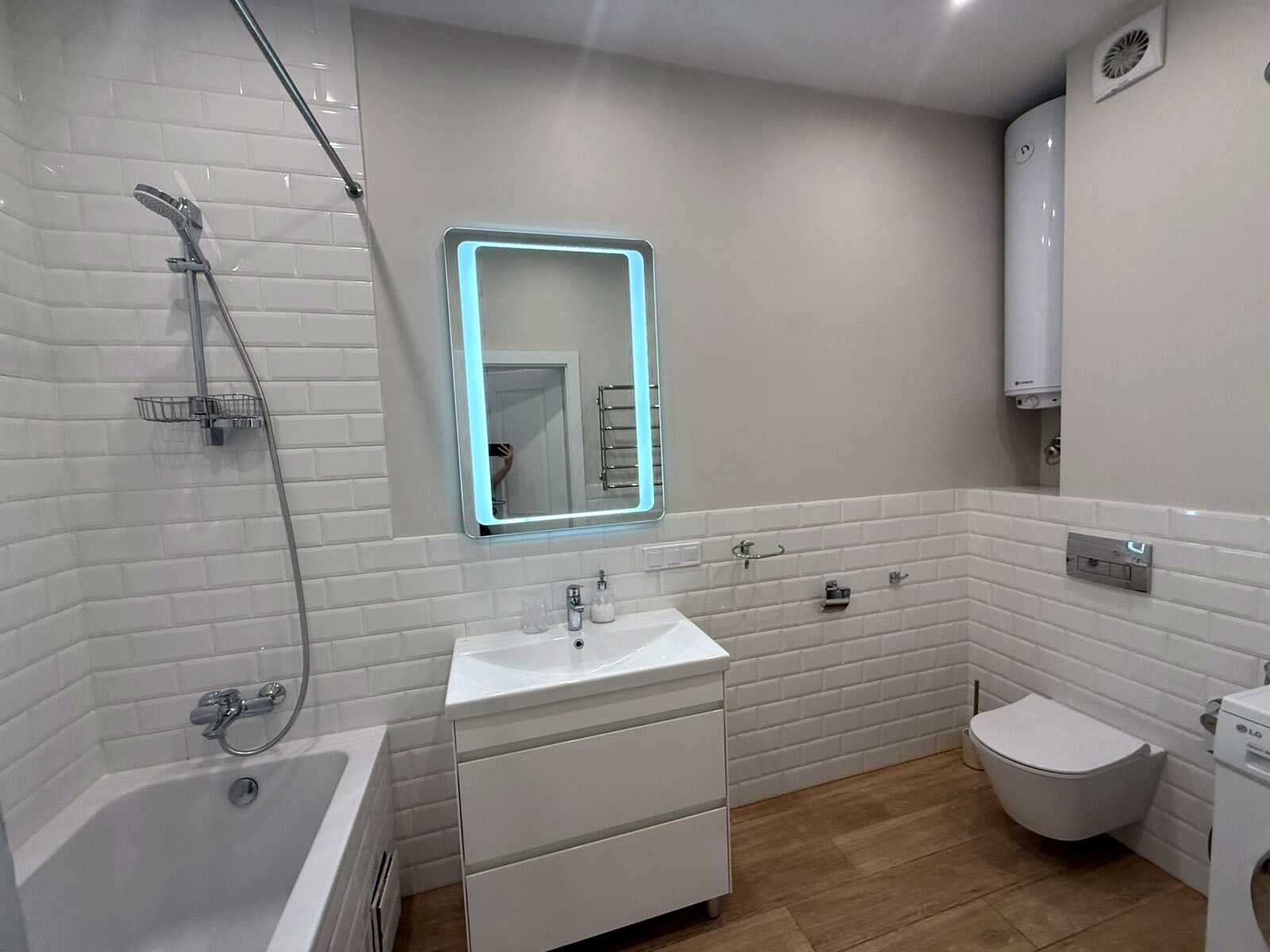 1875659370932298