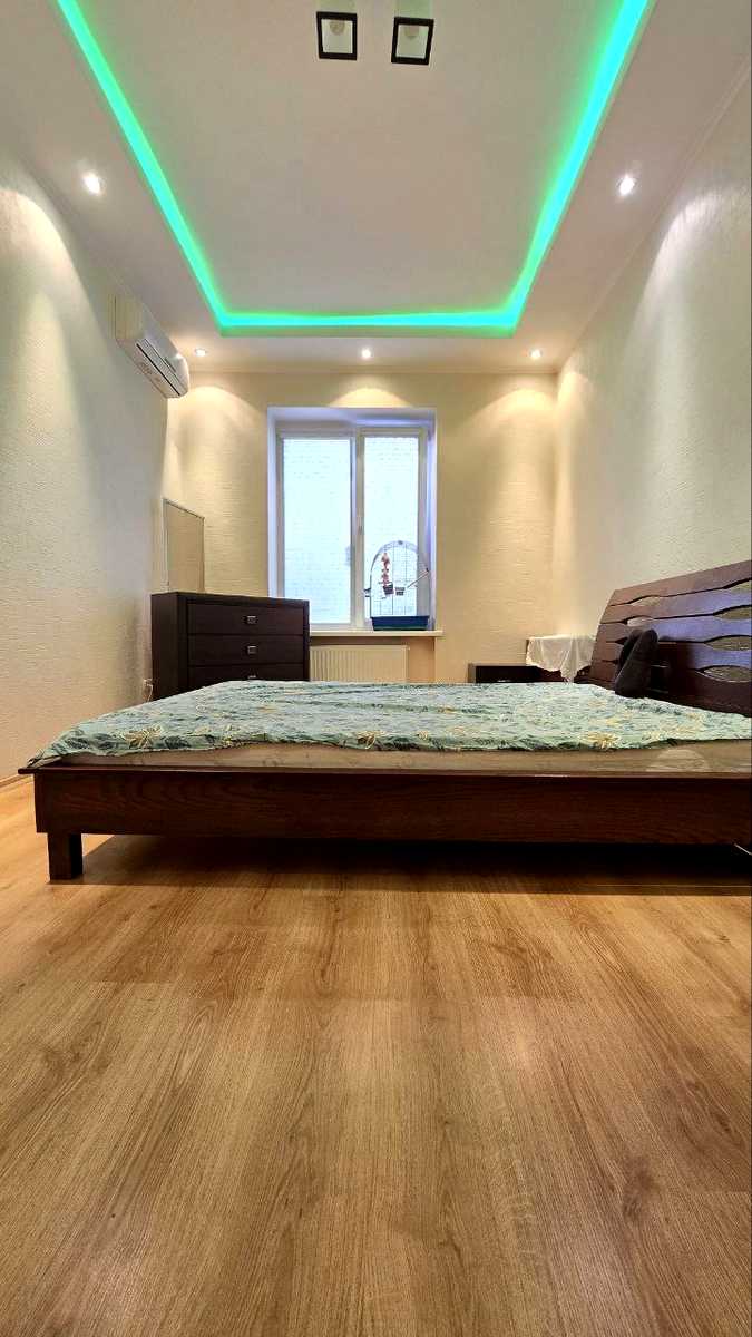 1875659821147360