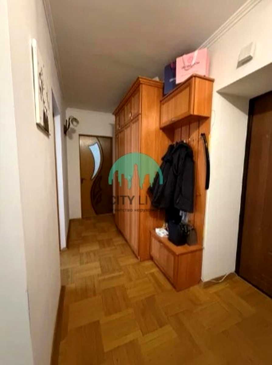 1875661124236152