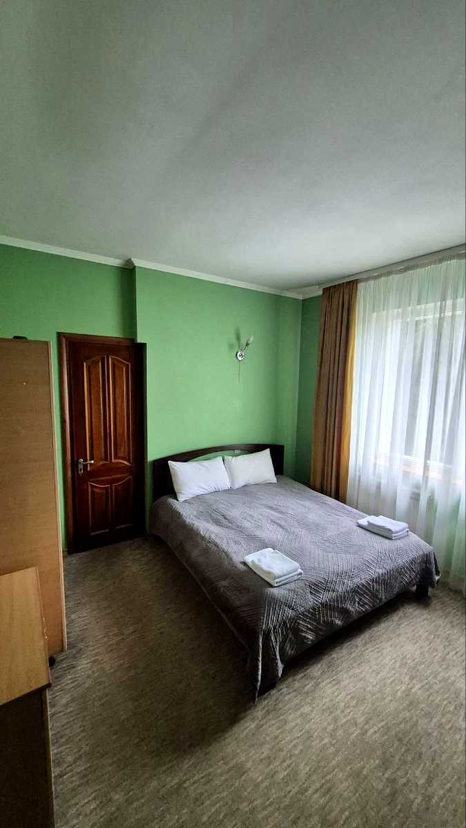 1875661210386370