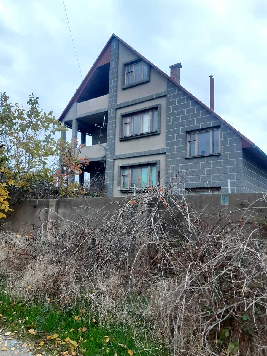 1875664053407561