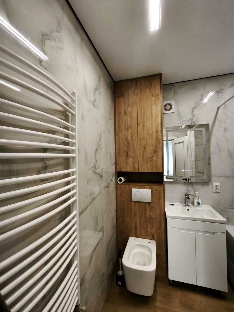 1875664642673872