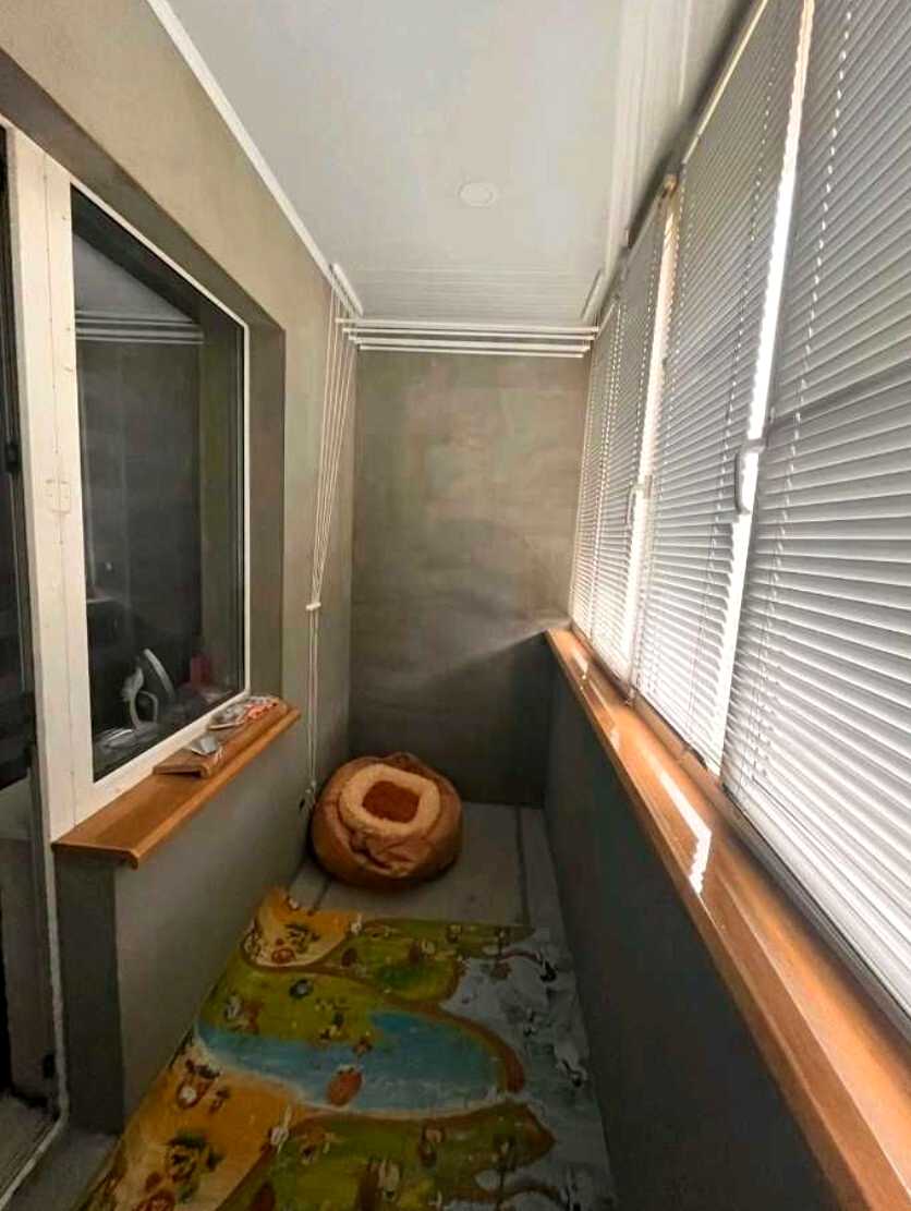 1875665771653887