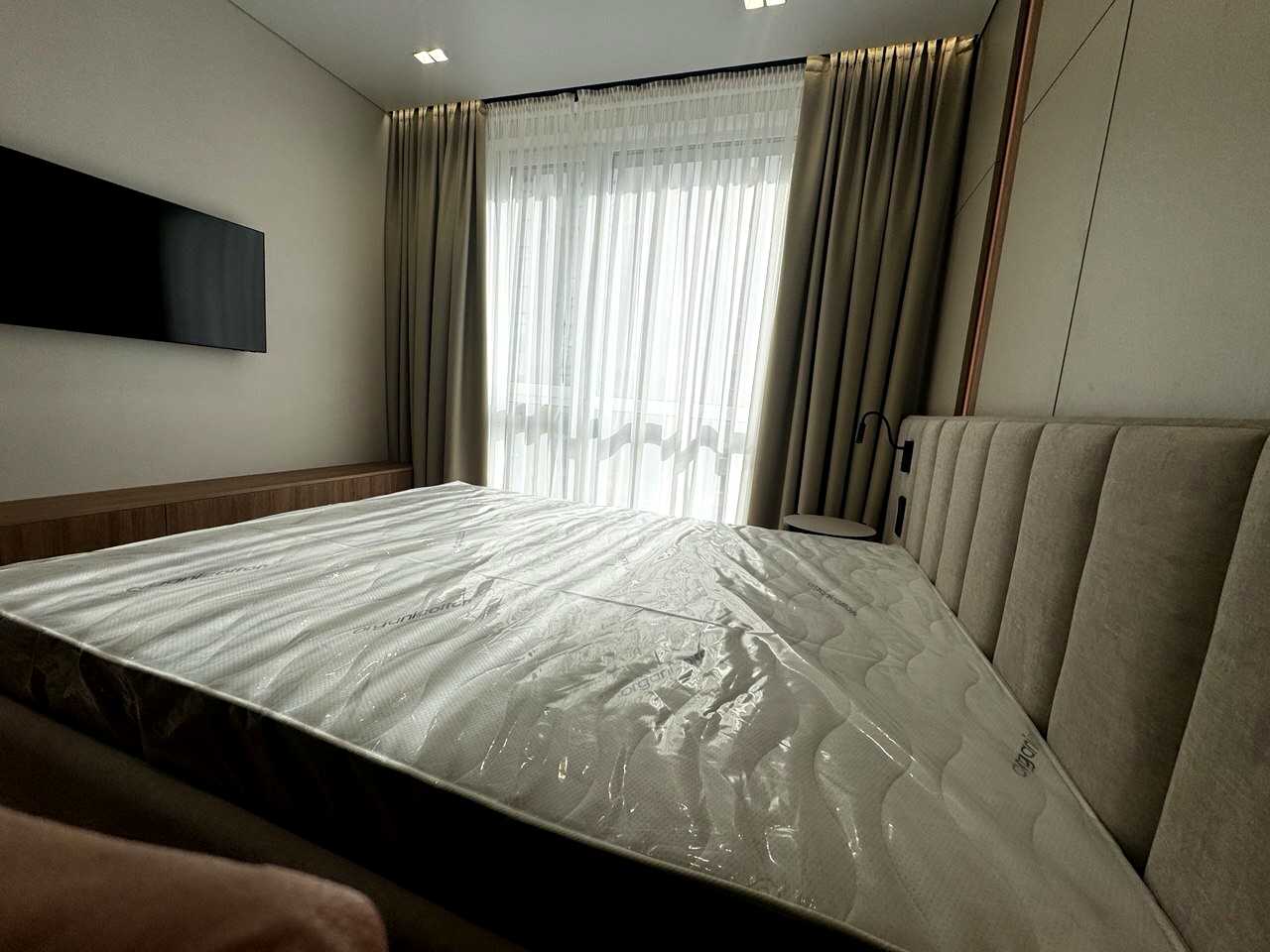 1875666133976902