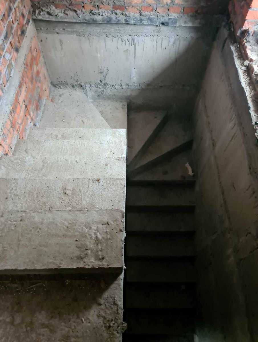 1875666351203672