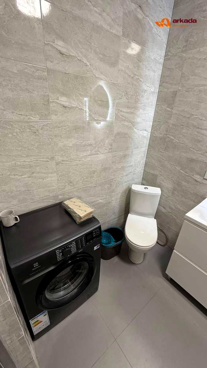 1875672929893766