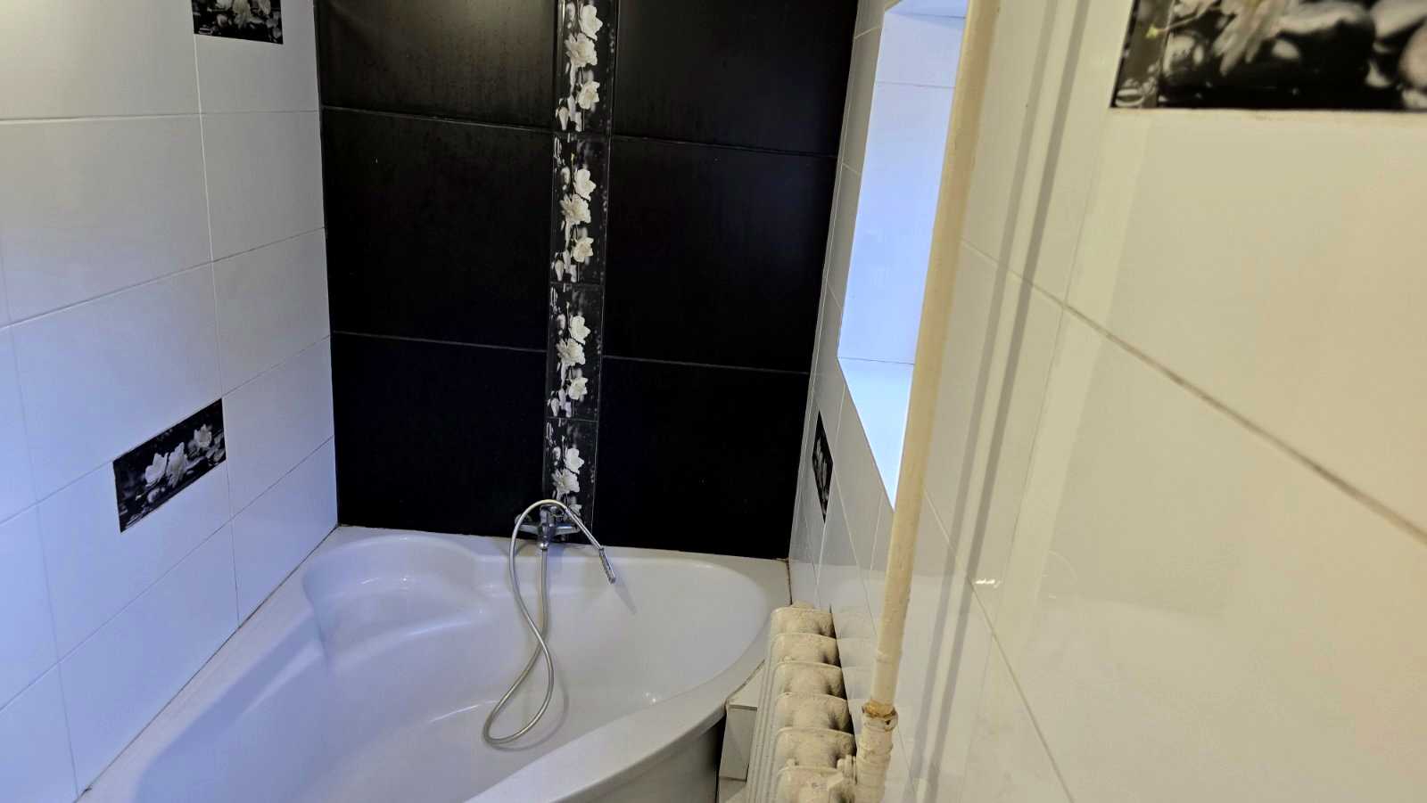 1875673376957193