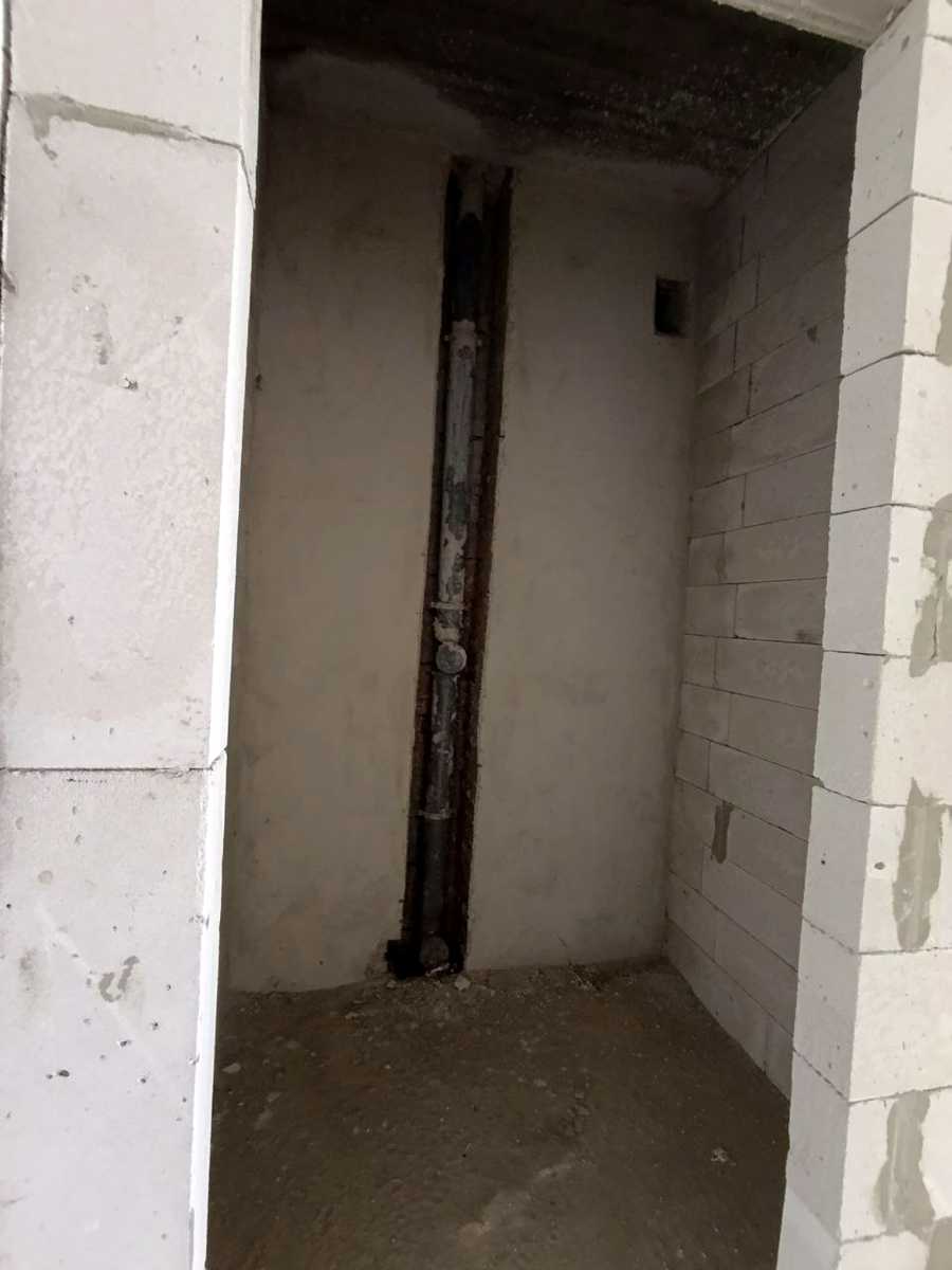 1875674276728516