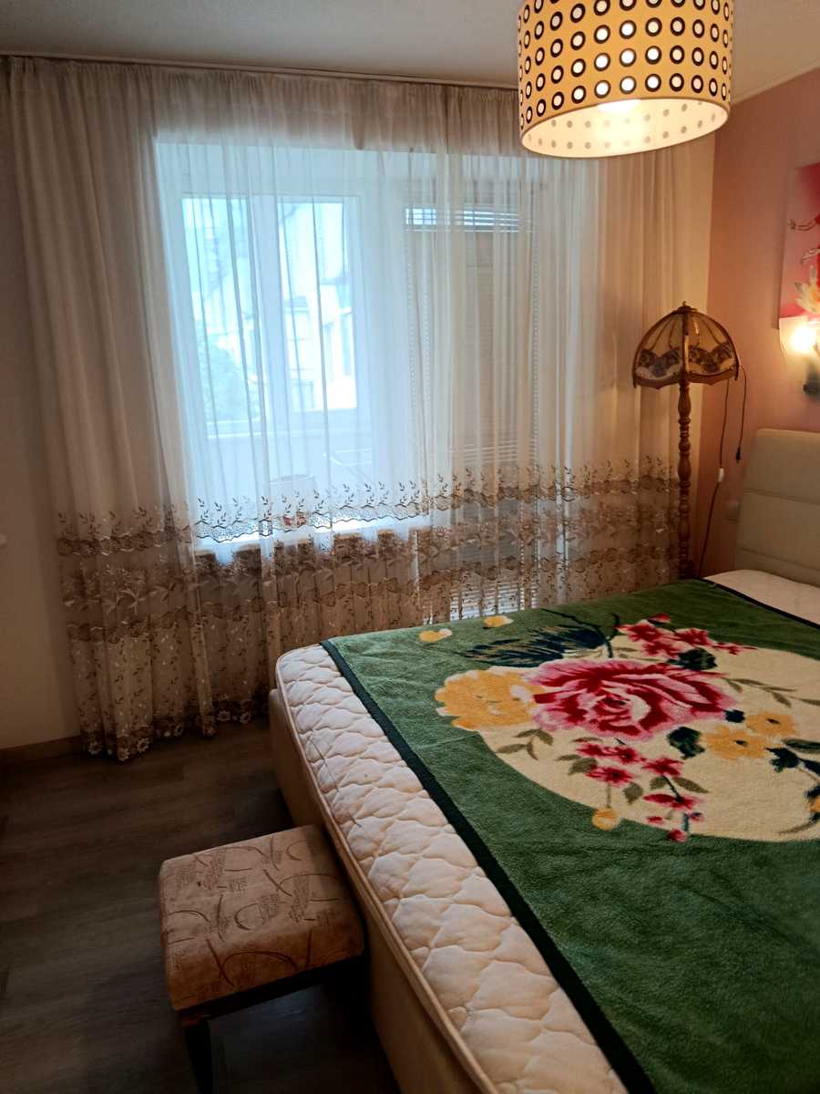 1875674470257851