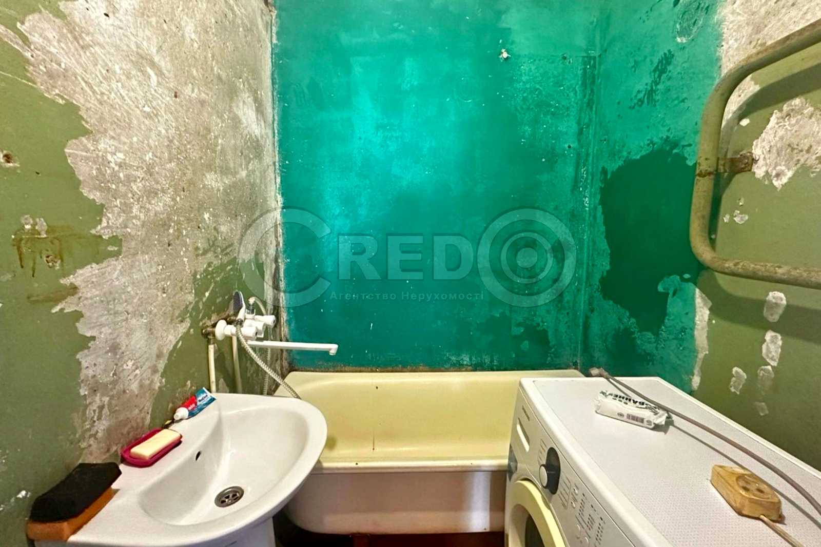 1875676597802178