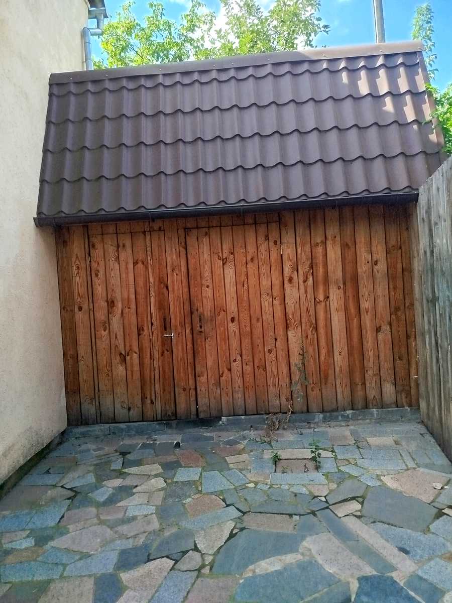1875676646405725