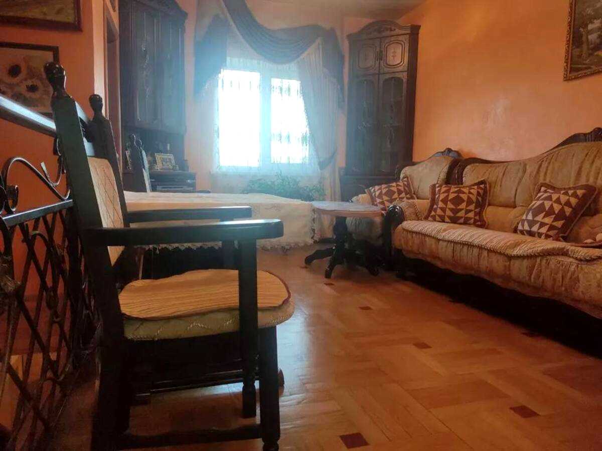 1875676861764376