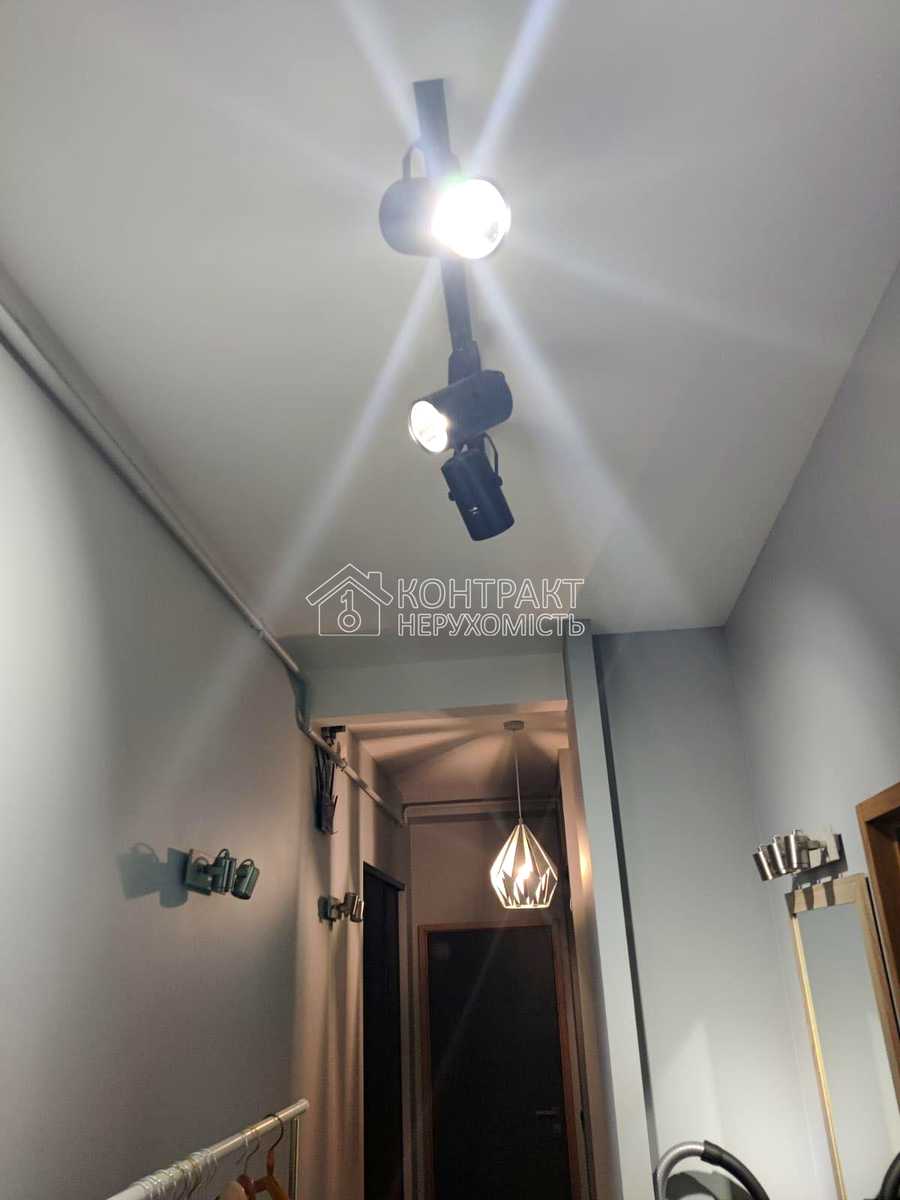 1875677376907857
