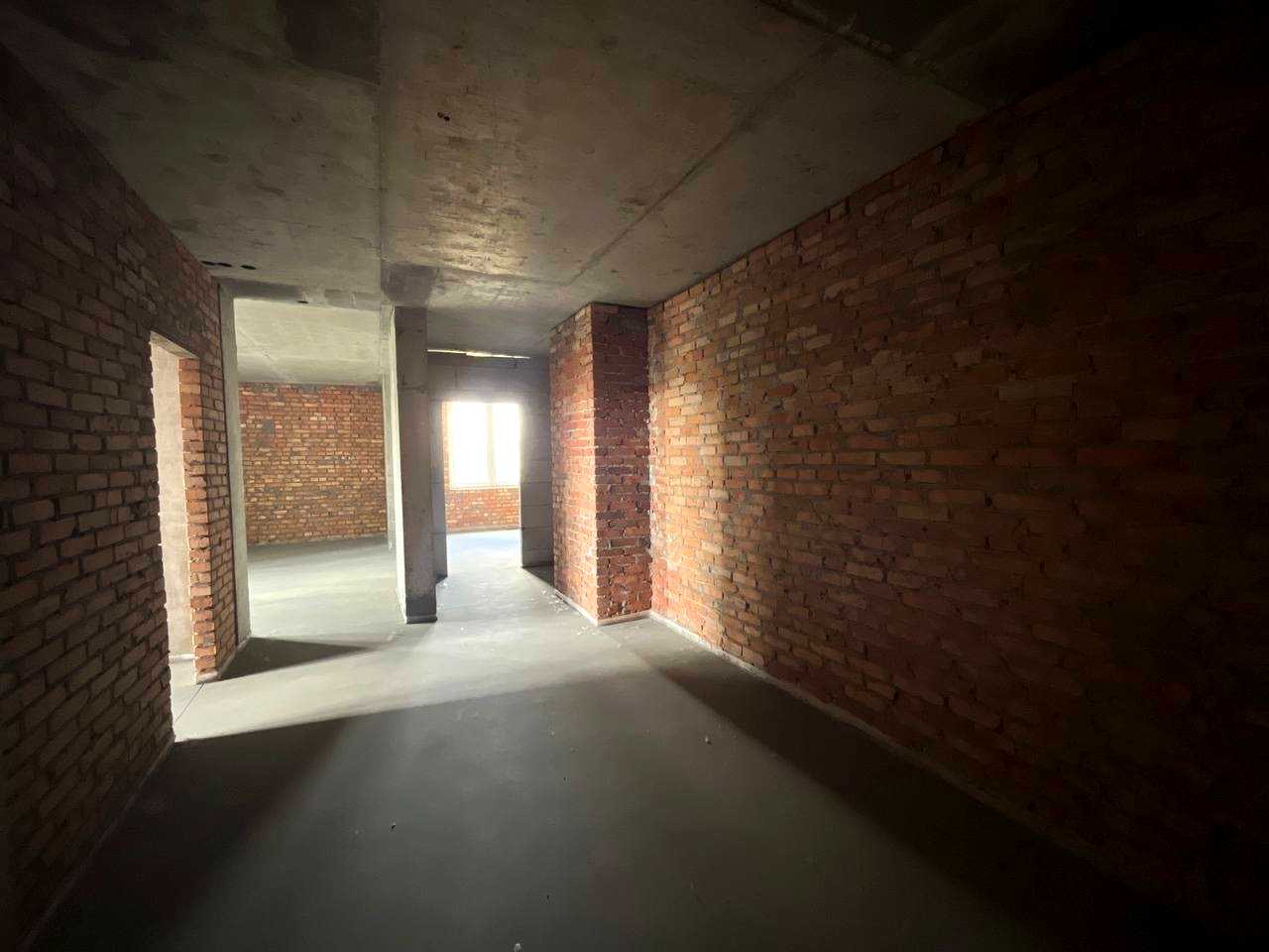 1875679025672052