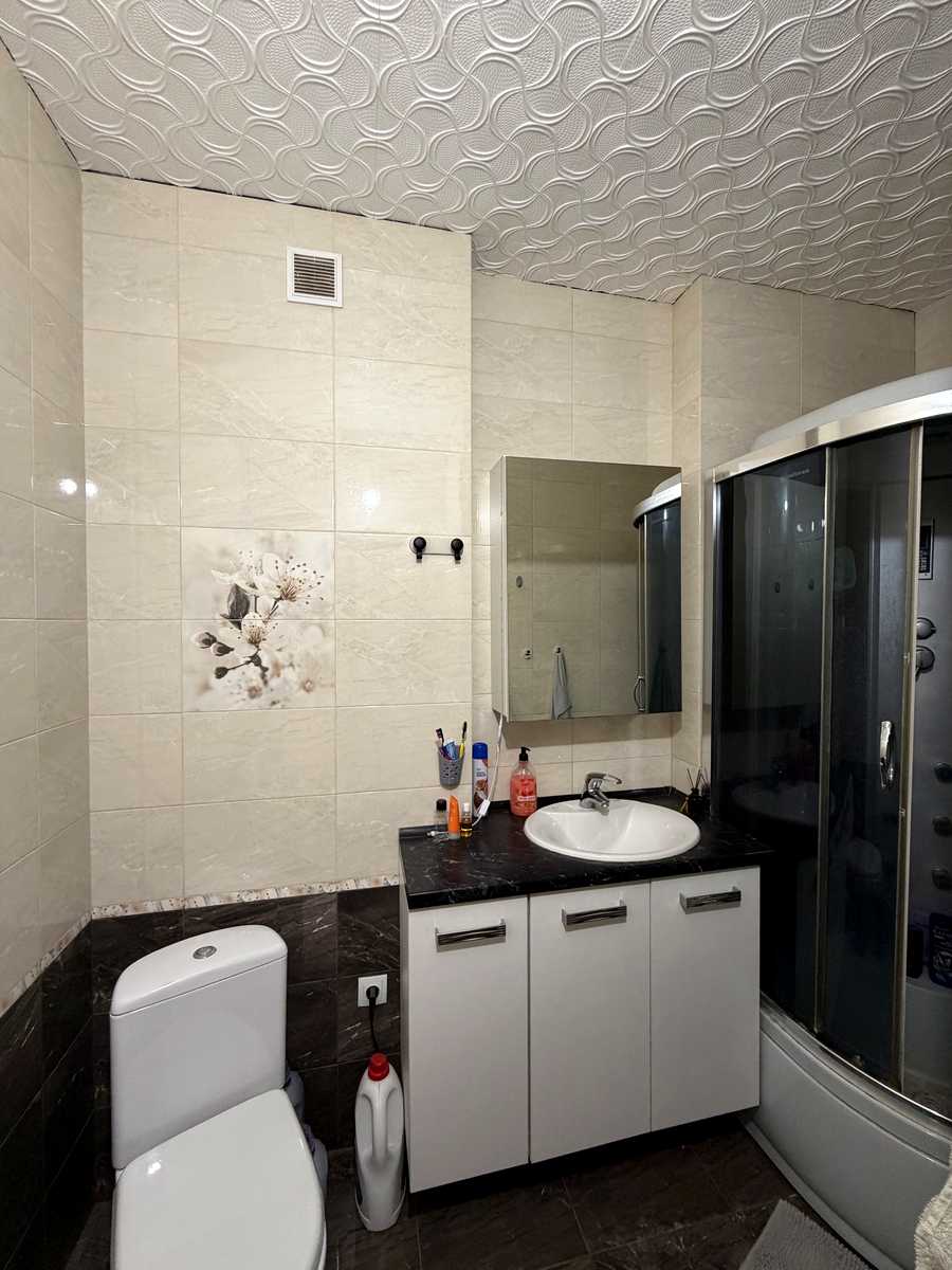 1875679733381675
