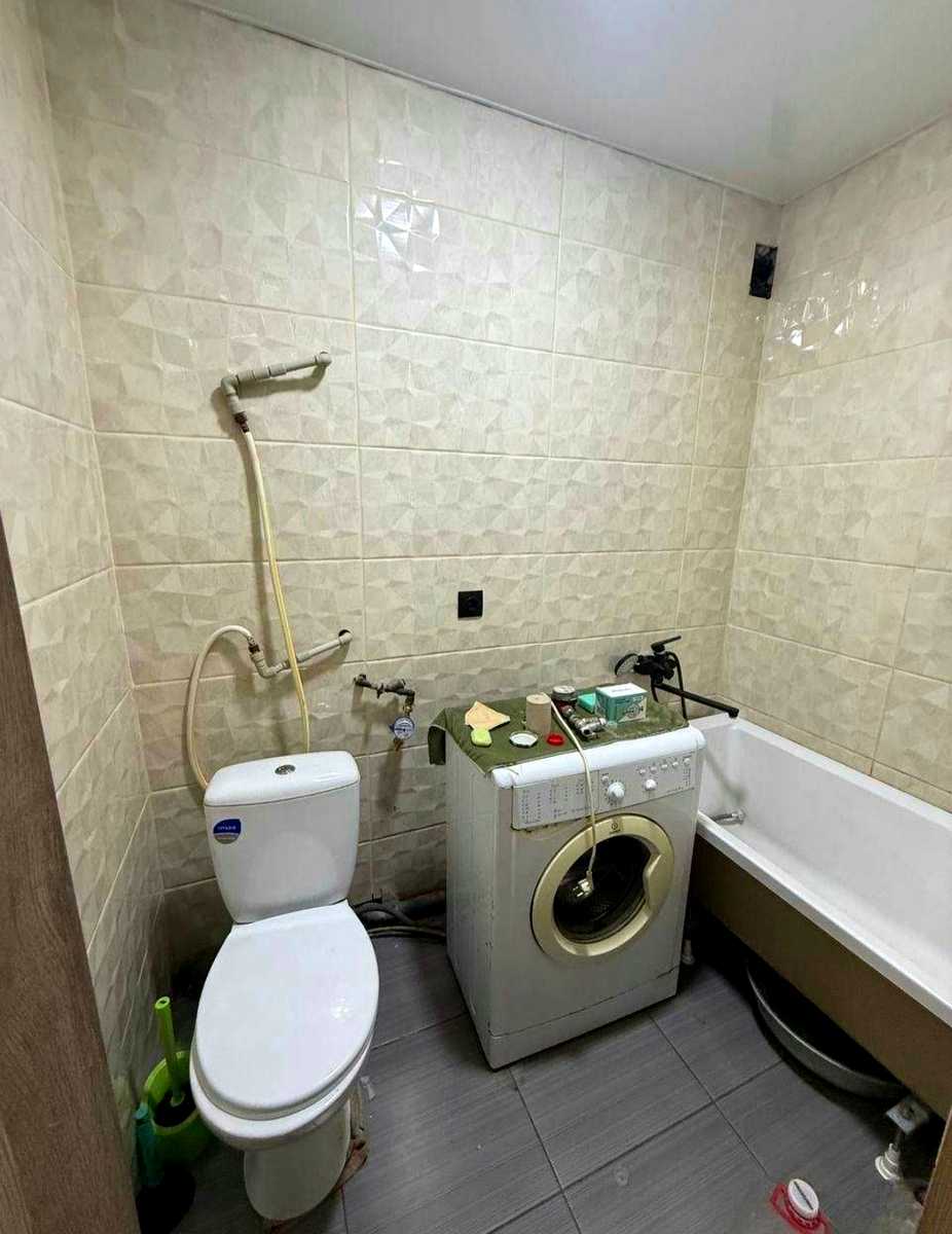 1875680544698018