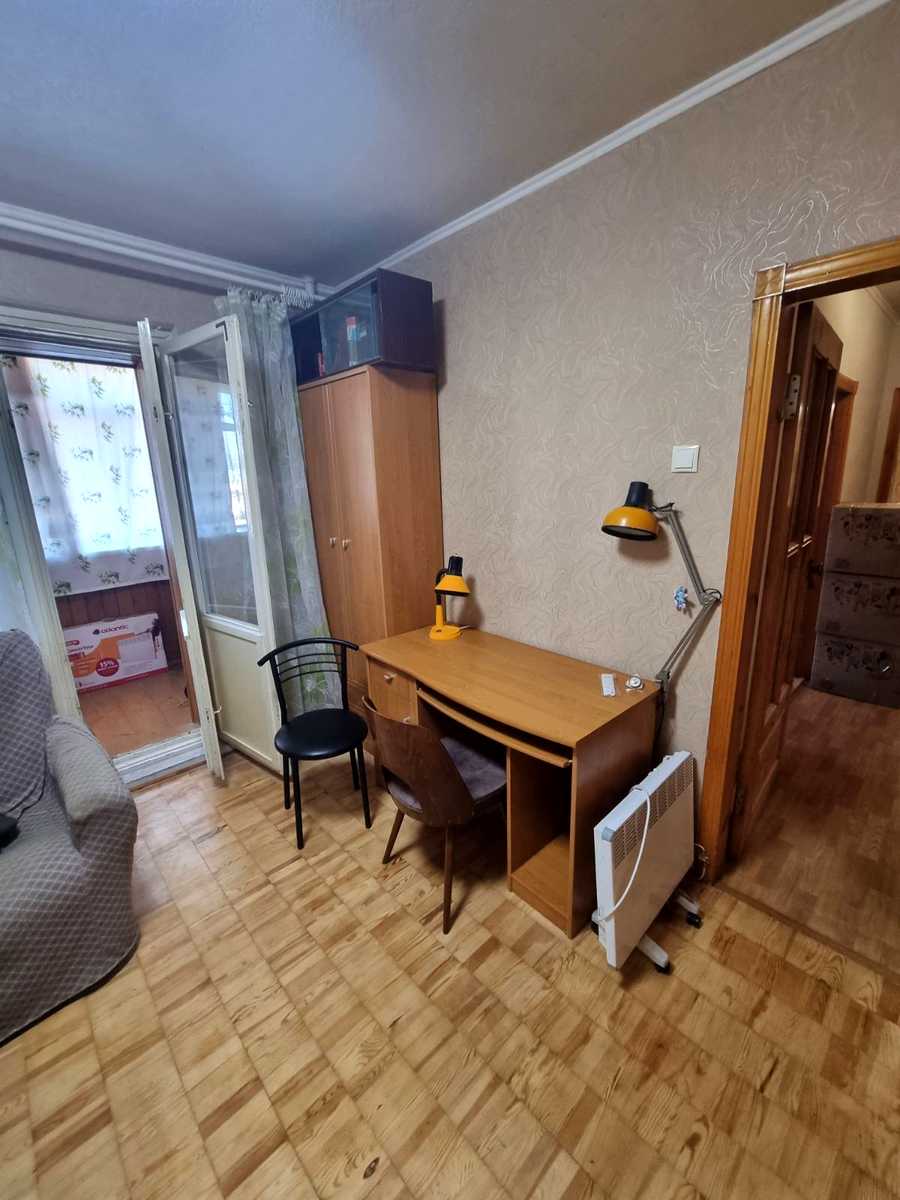 1875683183294577