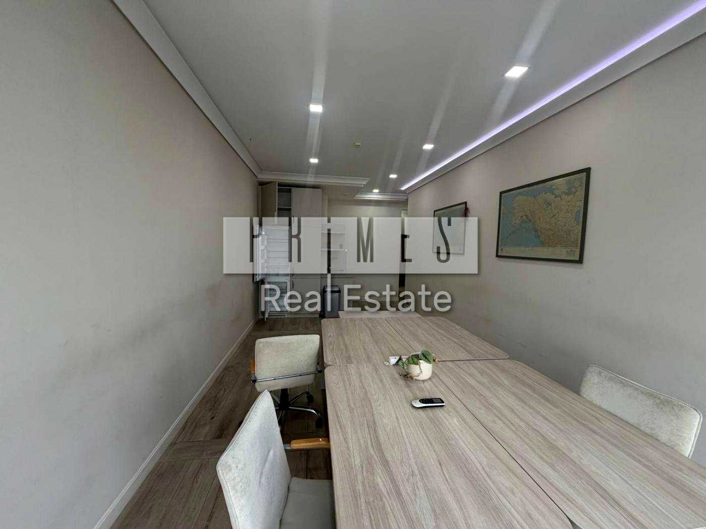 1875683365704960