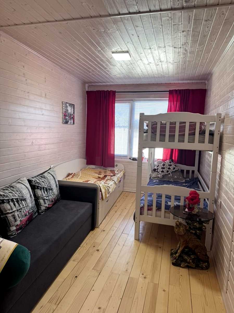 1875683765464959