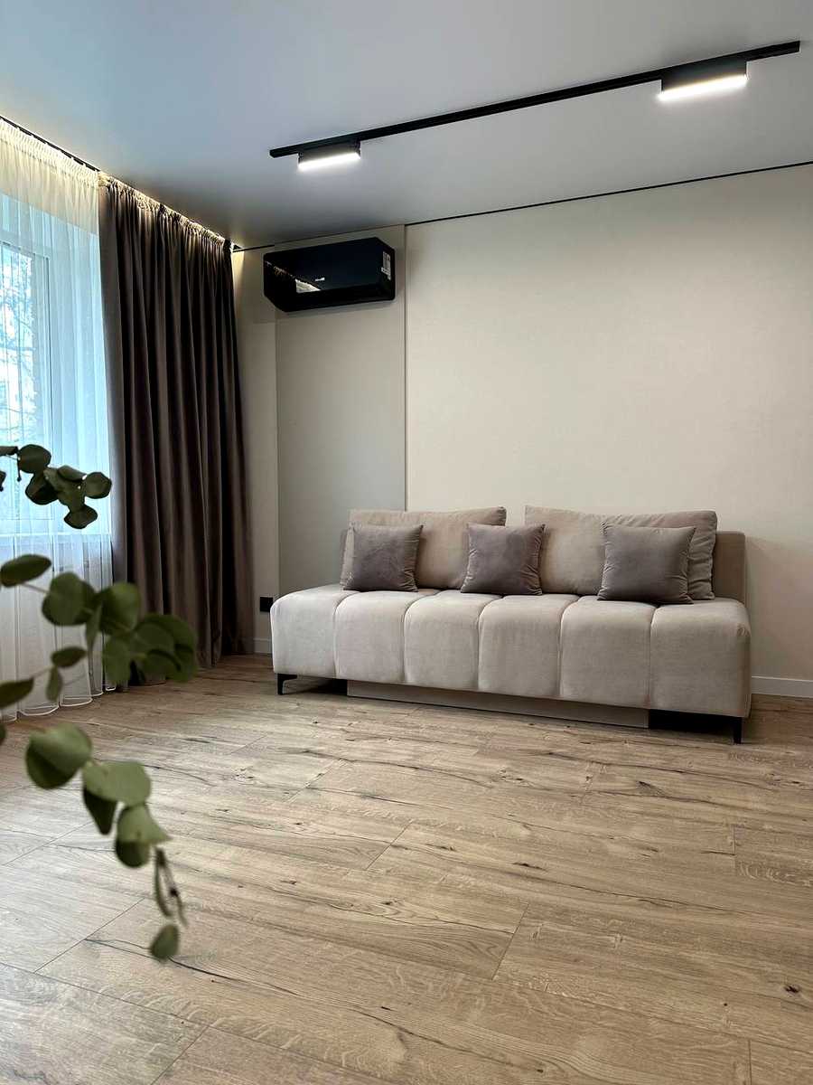 1875683941840750