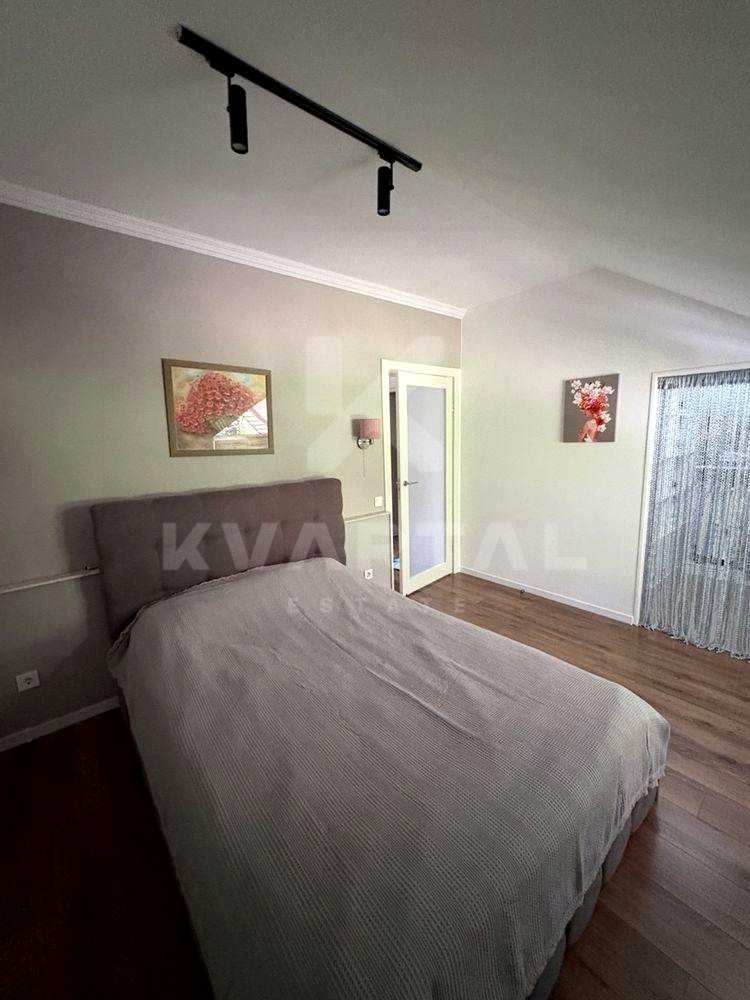 1875685191354544