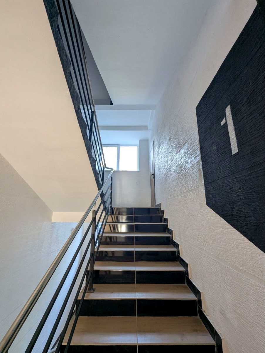 1875685774359478