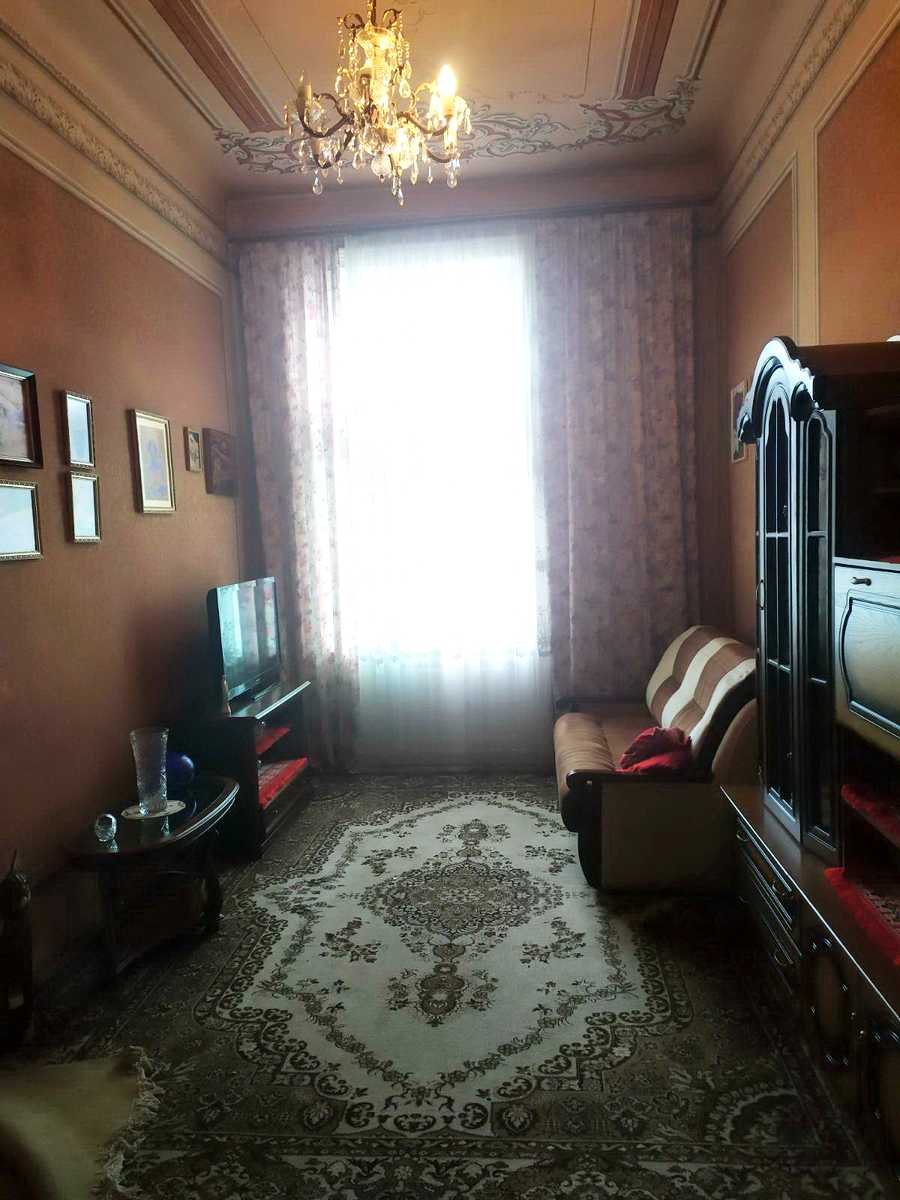 1875688339799975