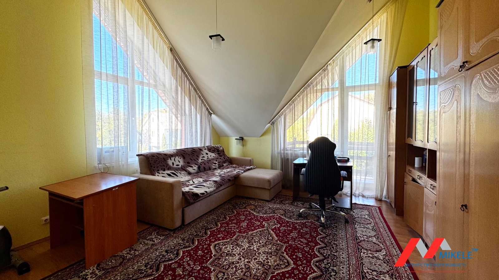 1875689970912936