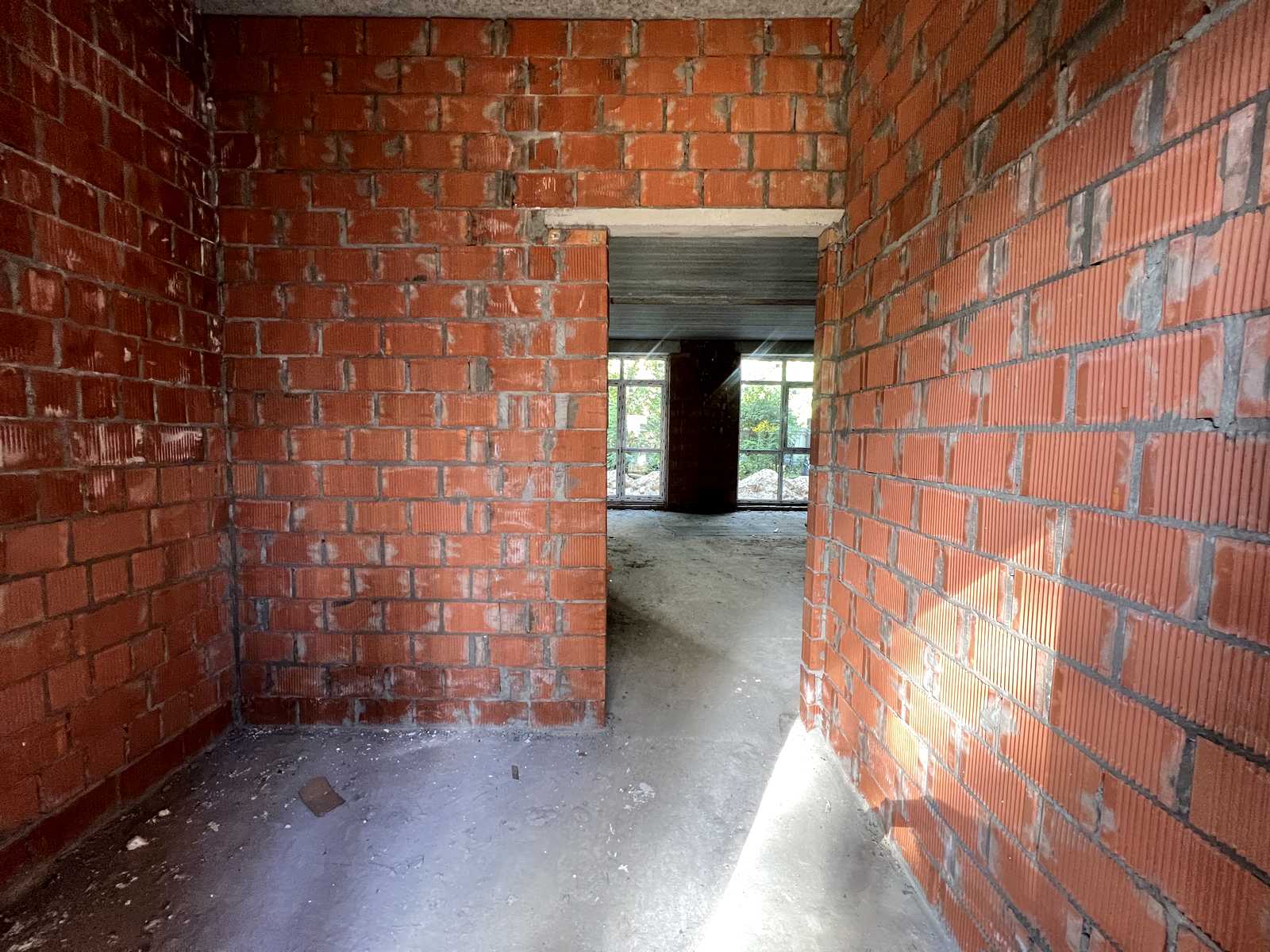 1875694480495356