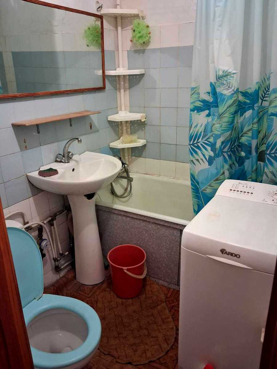 1875697700945949