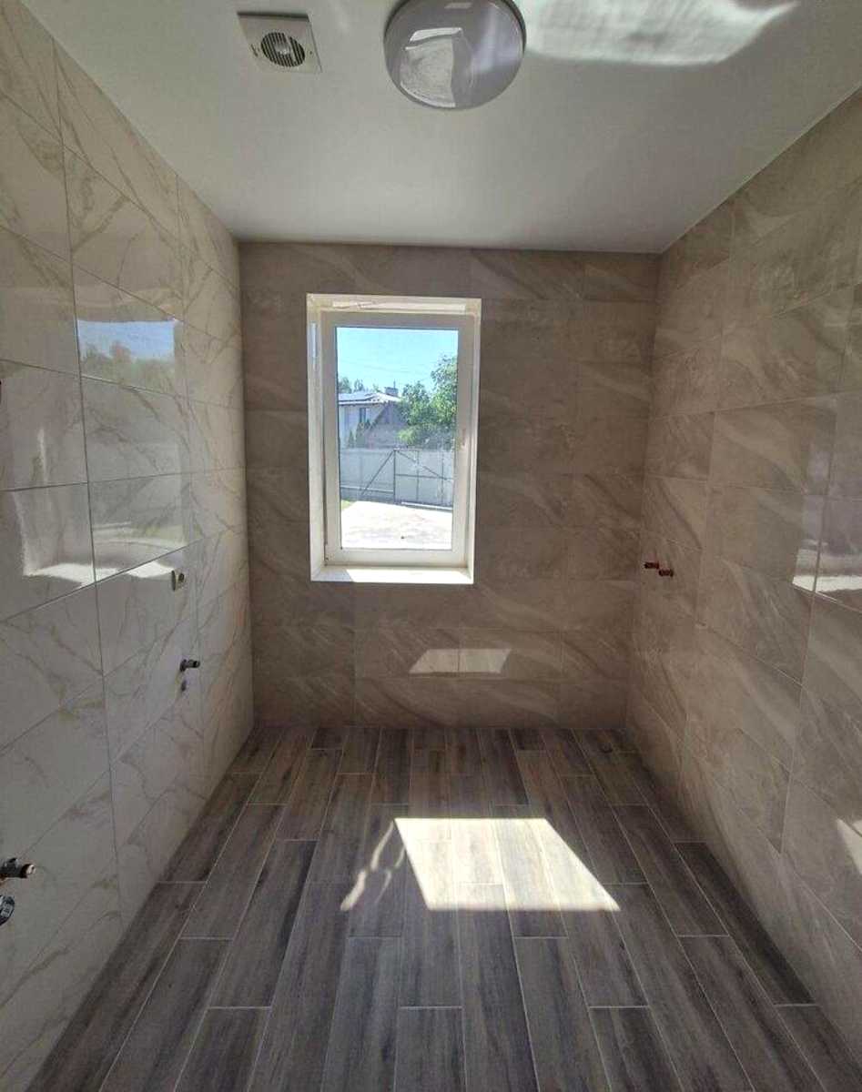 1875702875892989