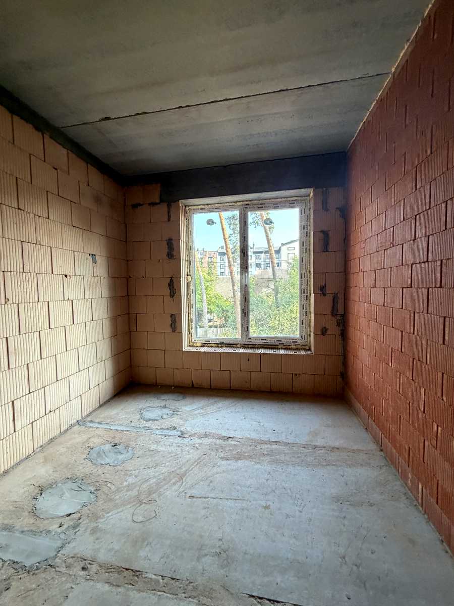 1875704627343051