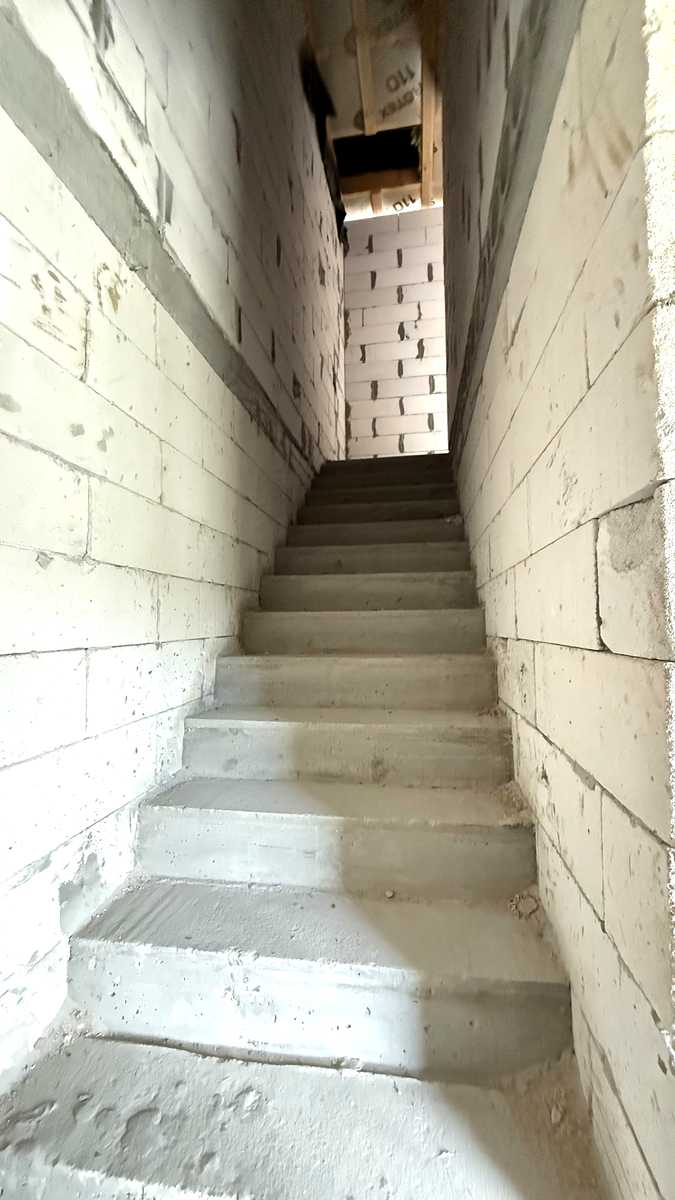 1875713317880198