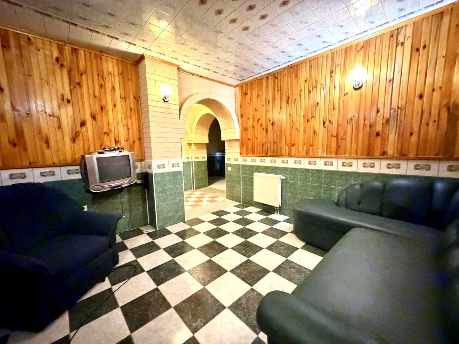 1875742871636326
