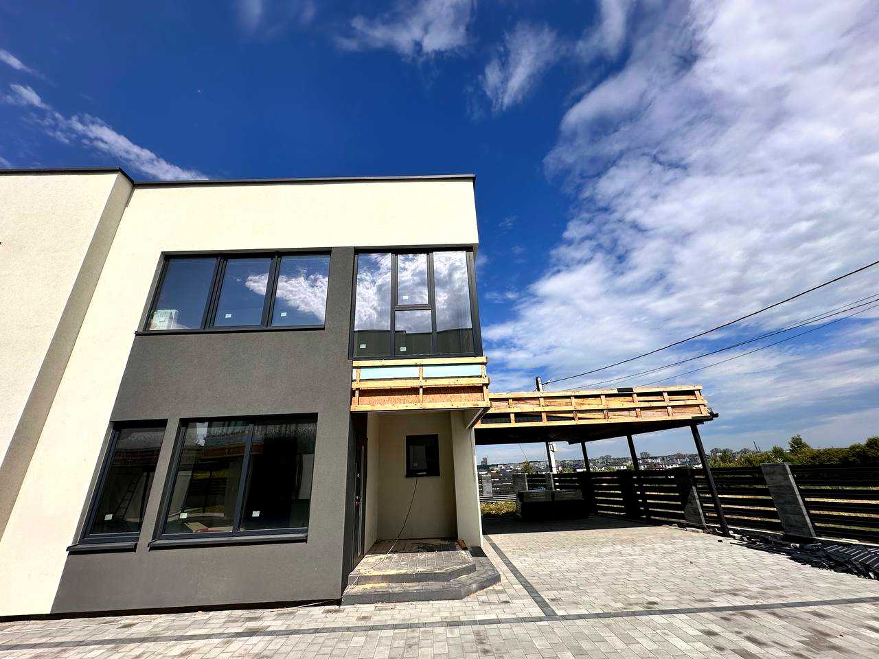 1875743781342107