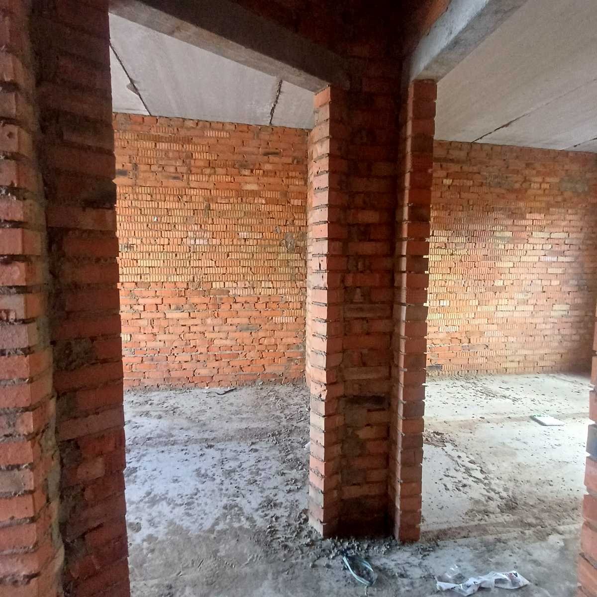 1875744316571316