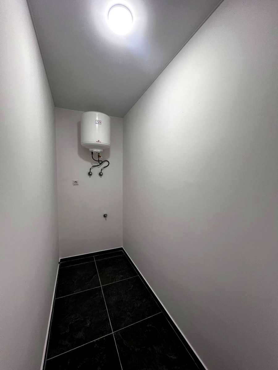 1875749292300921