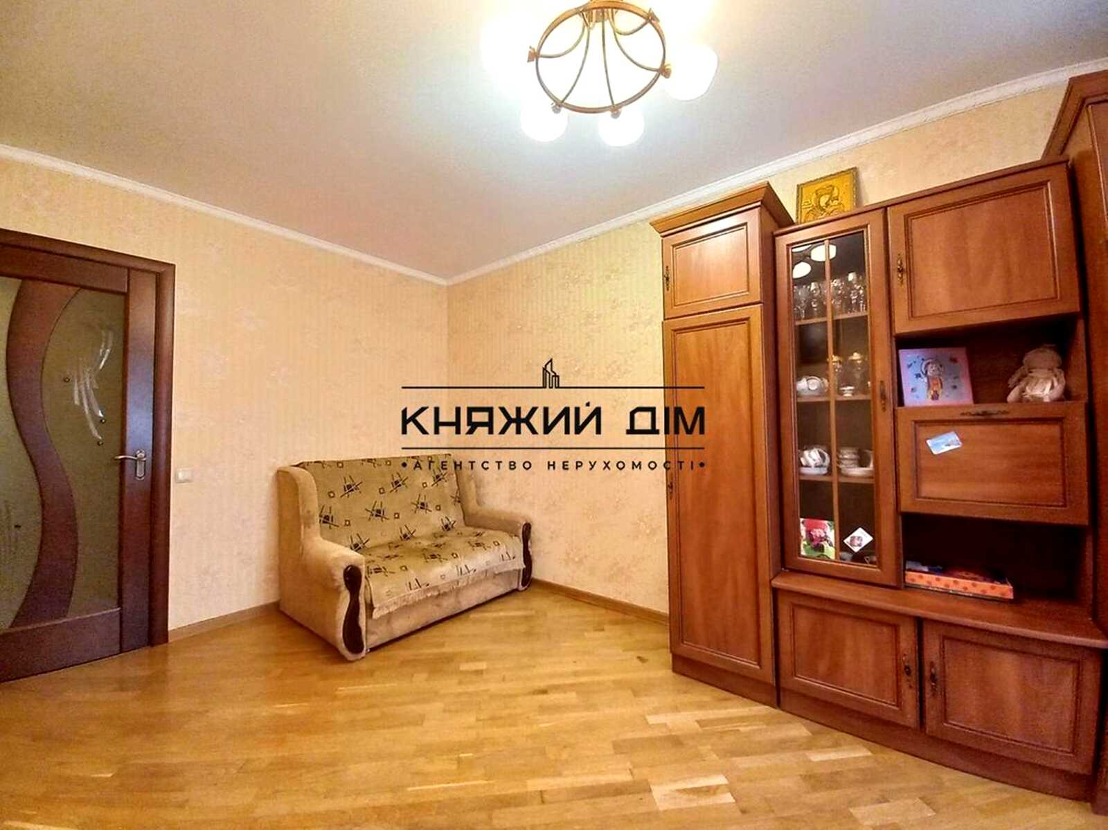 1875752620083776